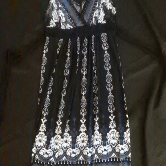 Dress - Picture 3 of 4